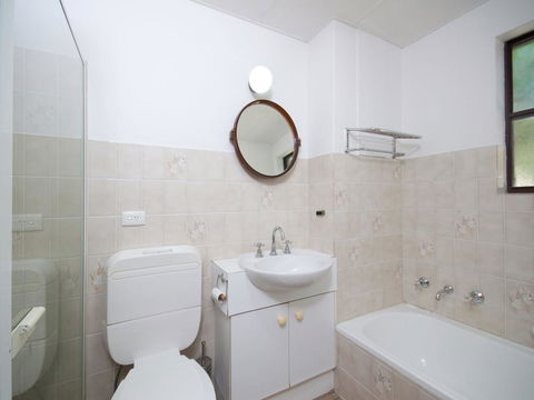 Kurranulla, Unit 1/15 Weatherly Close - Petrol Stations 1
