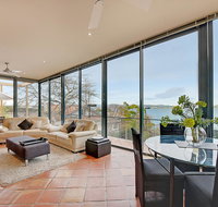 Kylakin - Derwent River Waterfront Views Tennis Court Foxtel - Renee