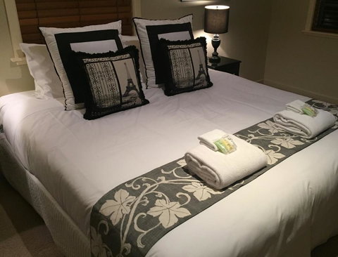 Lakeshore House, Daylesford - Swimm 0