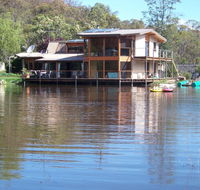 Lakeside Lodge Armidale - Renee