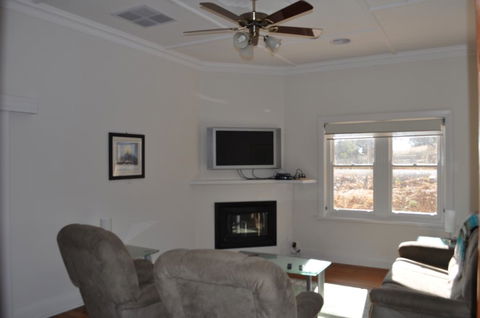 Lambert Estate Retreat - Renee 1