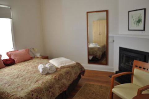 Lambert Estate Retreat - Renee 3