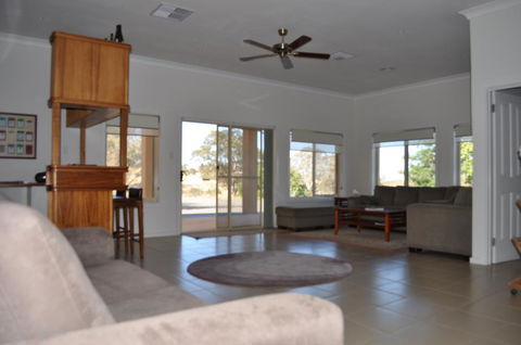 Lambert Estate Retreat - Renee 2