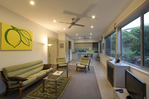 Limetree Hideaway - Renee 2
