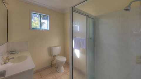 Lucinda Fishing Lodge - Renee 3