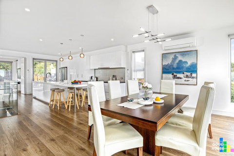 Luxe Retreat Dromana - Petrol Stations 1