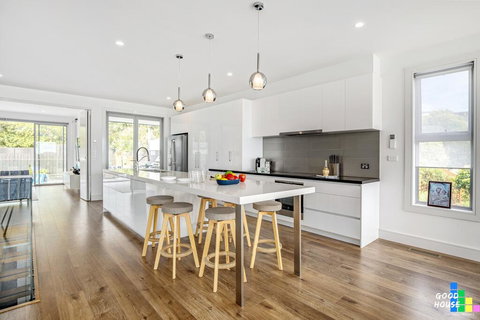 Luxe Retreat Dromana - Petrol Stations 2