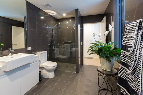 Luxury Four Bedroom Apartment - Internet Find 2