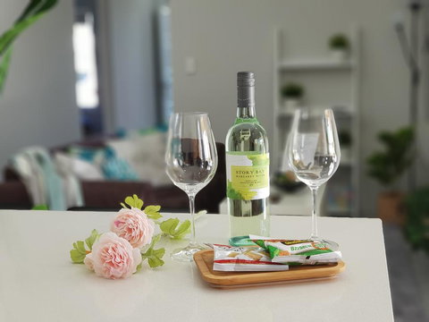 LUXURY HOUSE 10 MIN FROM BEACH WIFI+NETFLIX SLEEP 9 - Renee 1