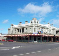 Madden's Commercial Hotel - Internet Find