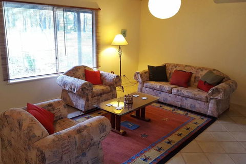 Magic Bush Hideaway 2 Azalea Court - Internet Find 3