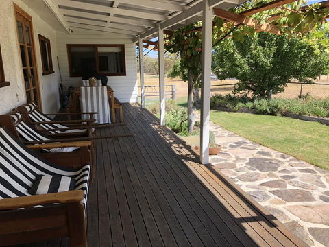 Mallow Cottage - Renee 0