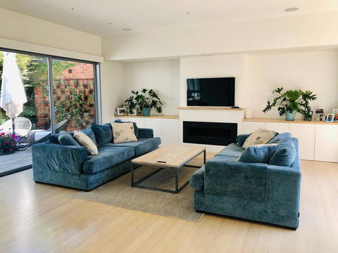 Malvern 3 Bedroom Delight - Renee 0