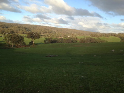 Mancuso Country Cottage Retreat - Renee 0