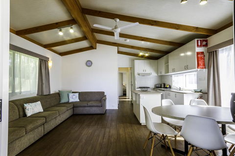 Mannum Riverside Caravan Park - Renee 2