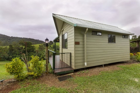 Mena Creek Flower House - Internet Find 0