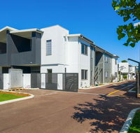 MERRIFIELD Foothill Suites - RELAXING LIFETYLE CHOICE - Swimm