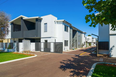 MERRIFIELD Foothill Suites - RELAXING LIFETYLE CHOICE - Swimm 0