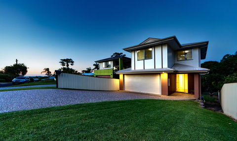 Modern Home Away From Home - Internet Find 0