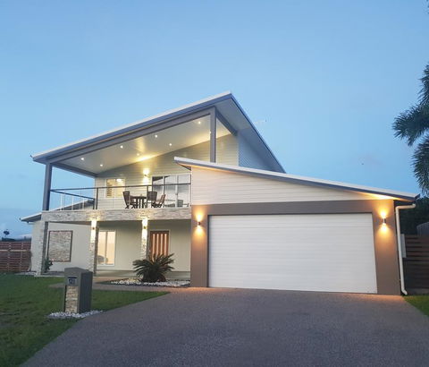 Modern Luxury Ocean Views - Renee 0