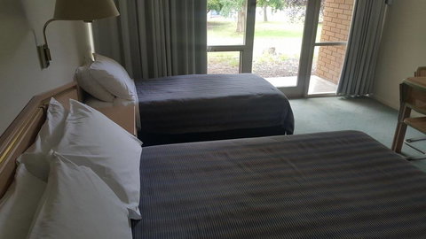 Moe Parklands Motel - Swimm 0