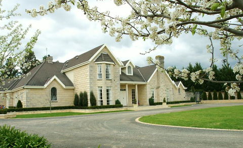 Montfort Manor - Internet Find 0