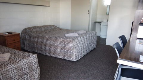 Monto Colonial Motor Inn - Internet Find 0