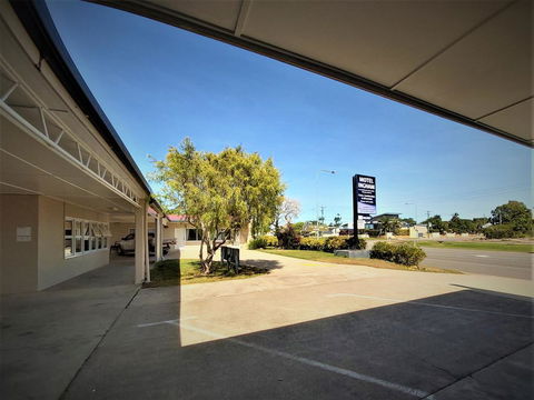 Motel Ingham - Renee 0