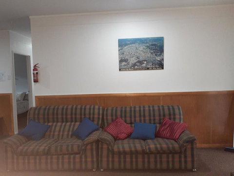 Murray Gardens Cottages & Motel - Swimm 2