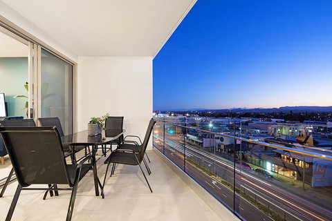 NEO Apartments Mermaid Beach - Renee 2