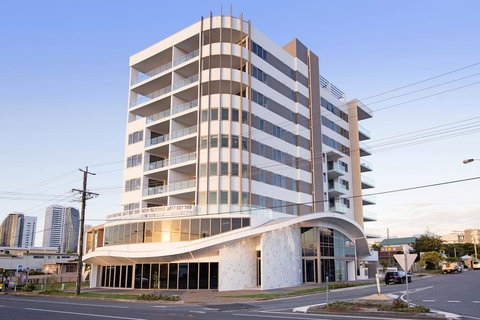 NEO Apartments Mermaid Beach - Renee 0