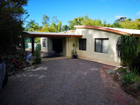 Noosa Edge Nudist Retreat - Internet Find 1