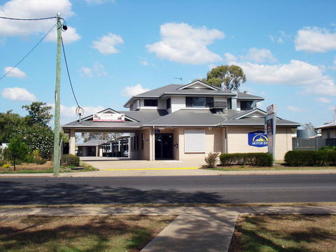 Oakey Motor Inn - Petrol Stations 0