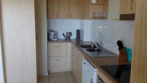 Ocean Breeze Apartments - Internet Find 1