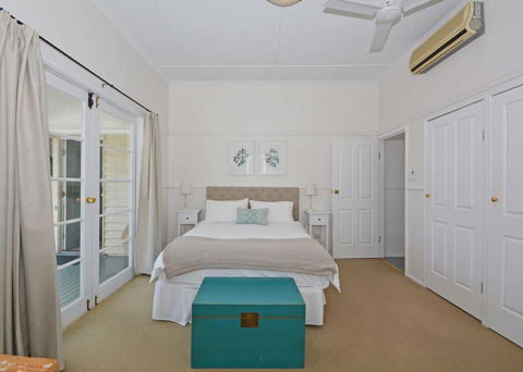 Ocean Breeze Hervey Bay - Internet Find 0