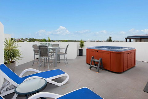 Ocean Vista On Alex - Qld Realsetate 2