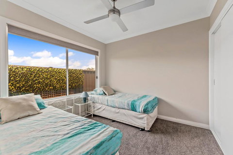 Ontario Way 1 Burrill Lake - Internet Find 2