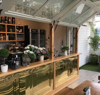 Oscars Hotel and Cafe Bar - Internet Find