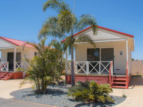 Outback Oasis Caravan Park - Renee 0