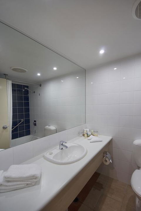 Outback Pioneer Hotel - Internet Find 3