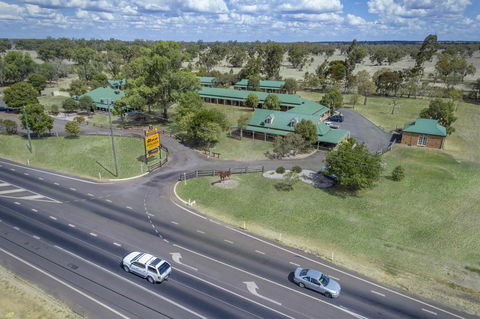 Overlander Homestead Motel - Renee 2