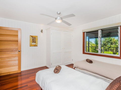 Pacifica 2 - Opposite The Beach At Brooms Head - Renee 2