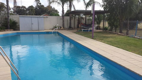 Paddle Steamer Motel - Internet Find 0