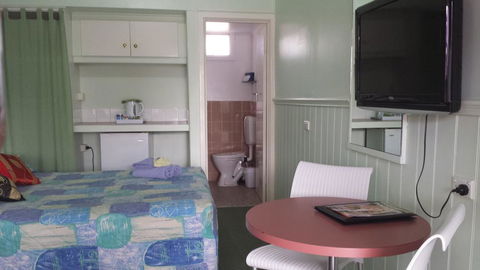 Paddle Steamer Motel - Internet Find 2