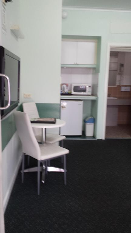 Paddle Steamer Motel - Internet Find 3