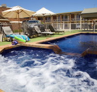 Paddlewheel Motel - Renee