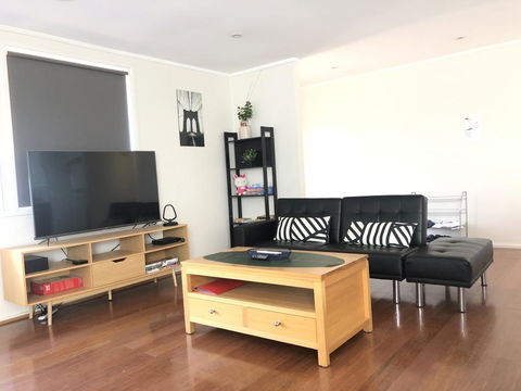 Page Fresh 3BR House, Free WiFi, Netflix, Parking - Qld Realsetate 1