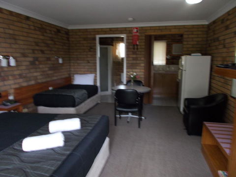 Park House Motor Inn - Renee 0