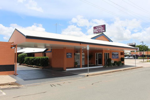 Parkside Motel & Licensed Restaurant - Renee 0