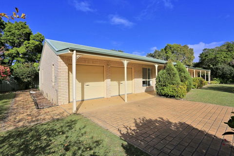 Perfect Getaway - Hervey Bay - Internet Find 1